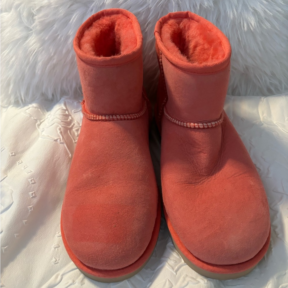 Women’s short UGG boots in coral color size 9